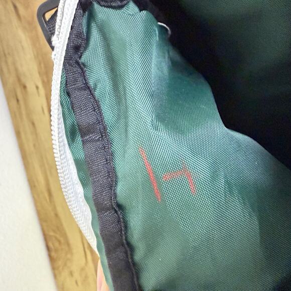 Kavu Wallop Crossbody Bag Purse Grey Multi Canvas Geometric Zip Pockets Rope - Picture 6 of 7